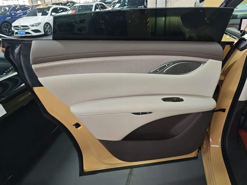 IM Motors Zhiji LS7 IM Motors Zhiji LS7