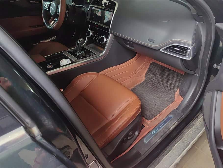 Jaguar XEL Jaguar XEL