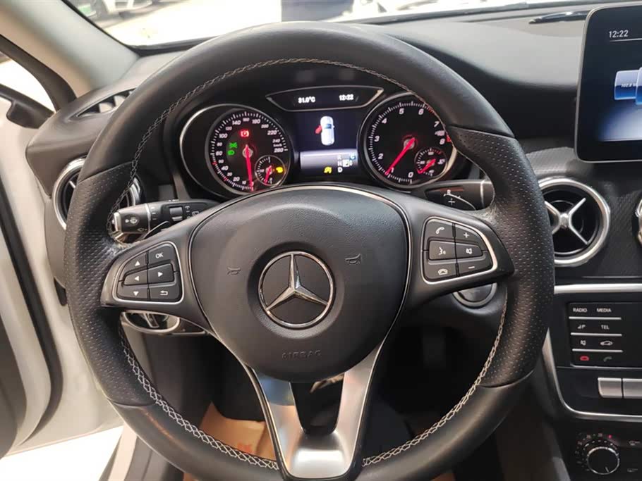Mercedes-Benz GLA