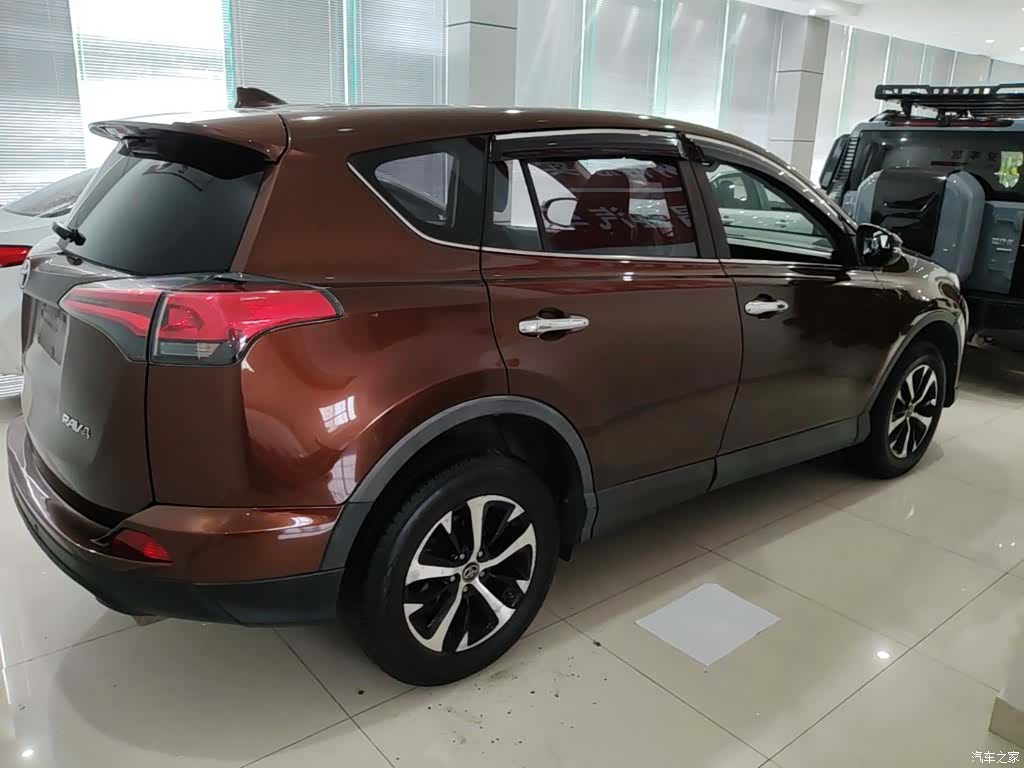 Toyota RAV4, 2017 7