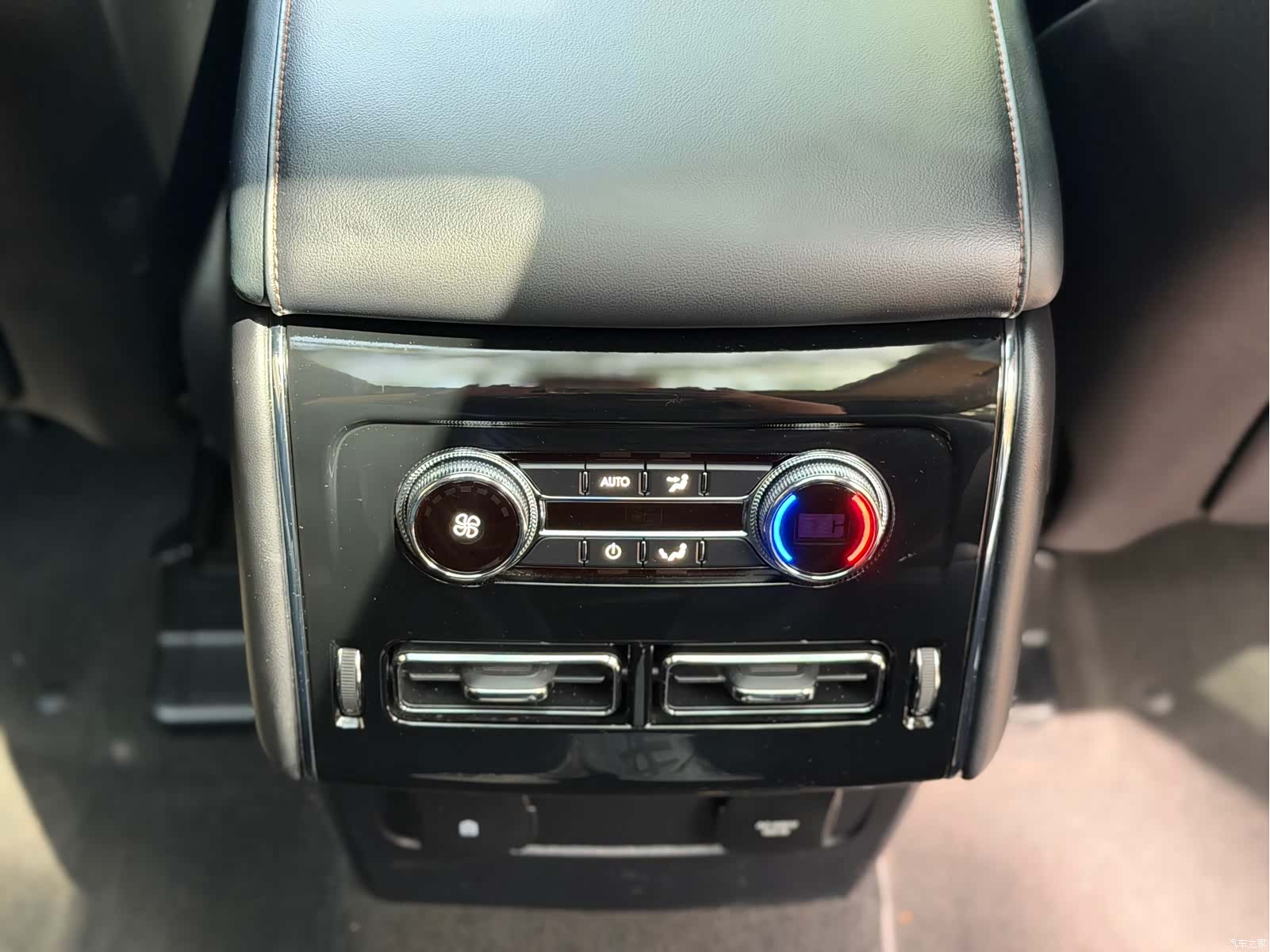 Lincoln Aviator, 2021 8