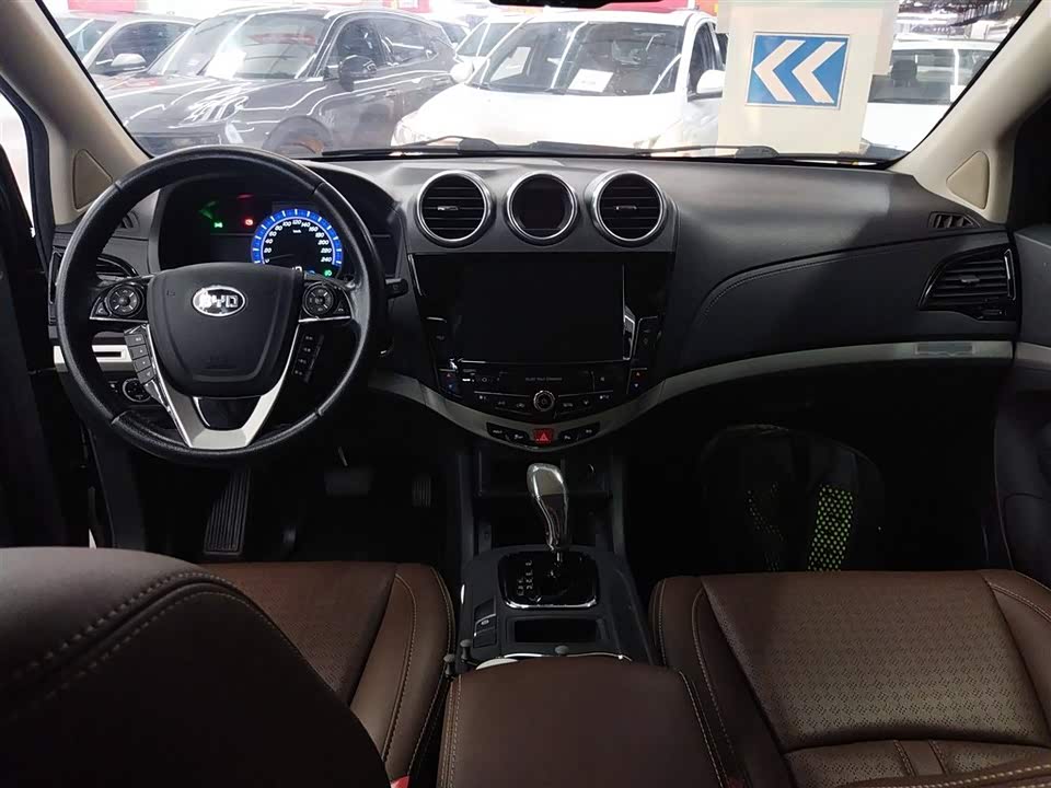 BYD S7