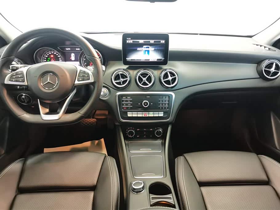 Mercedes-Benz GLA