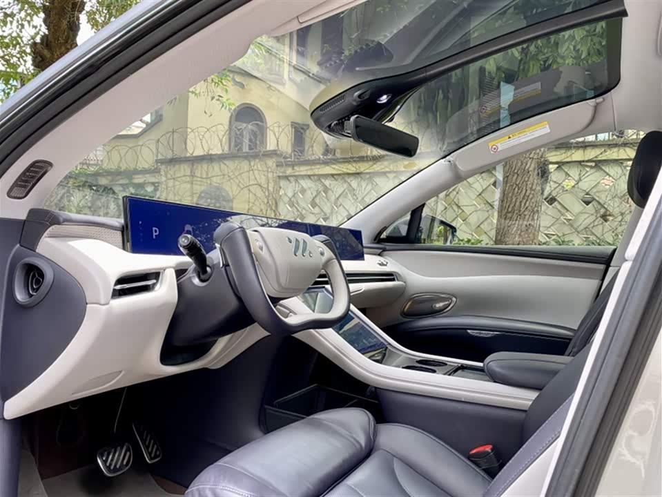 IM Motors Zhiji LS7