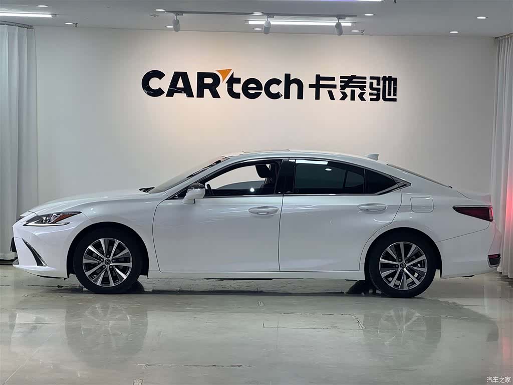 Lexus ES, 2020 7