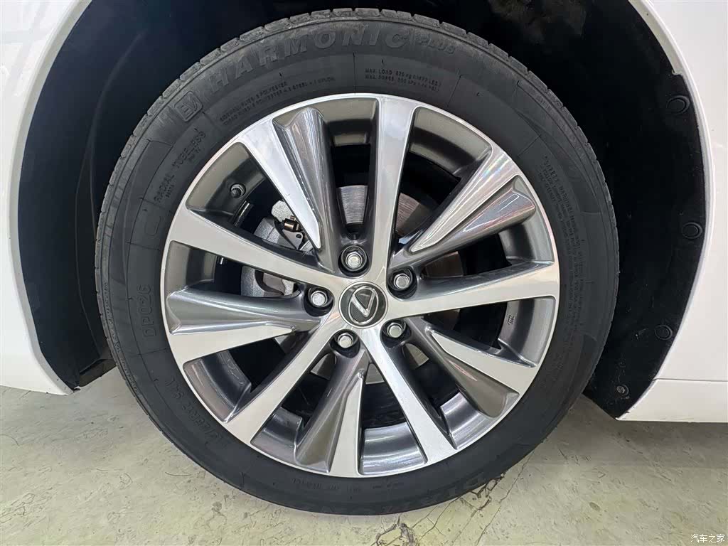 Lexus ES, 2020 10