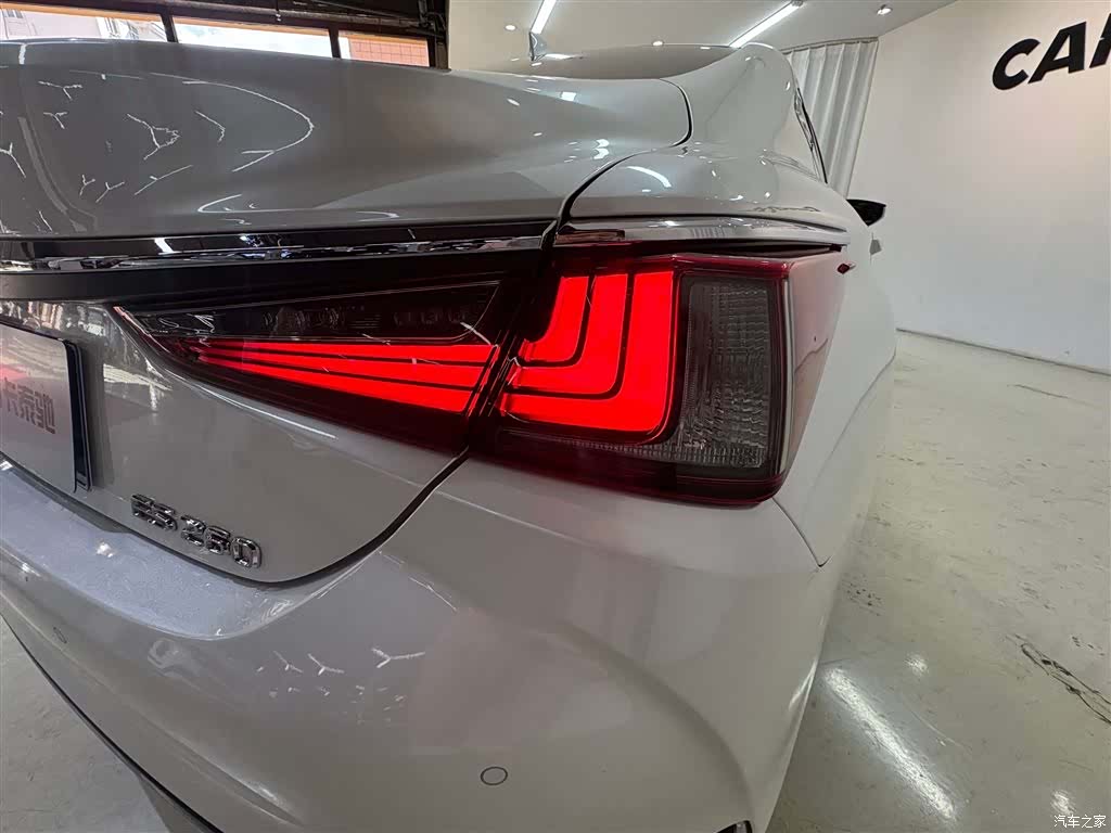 Lexus ES, 2020 9