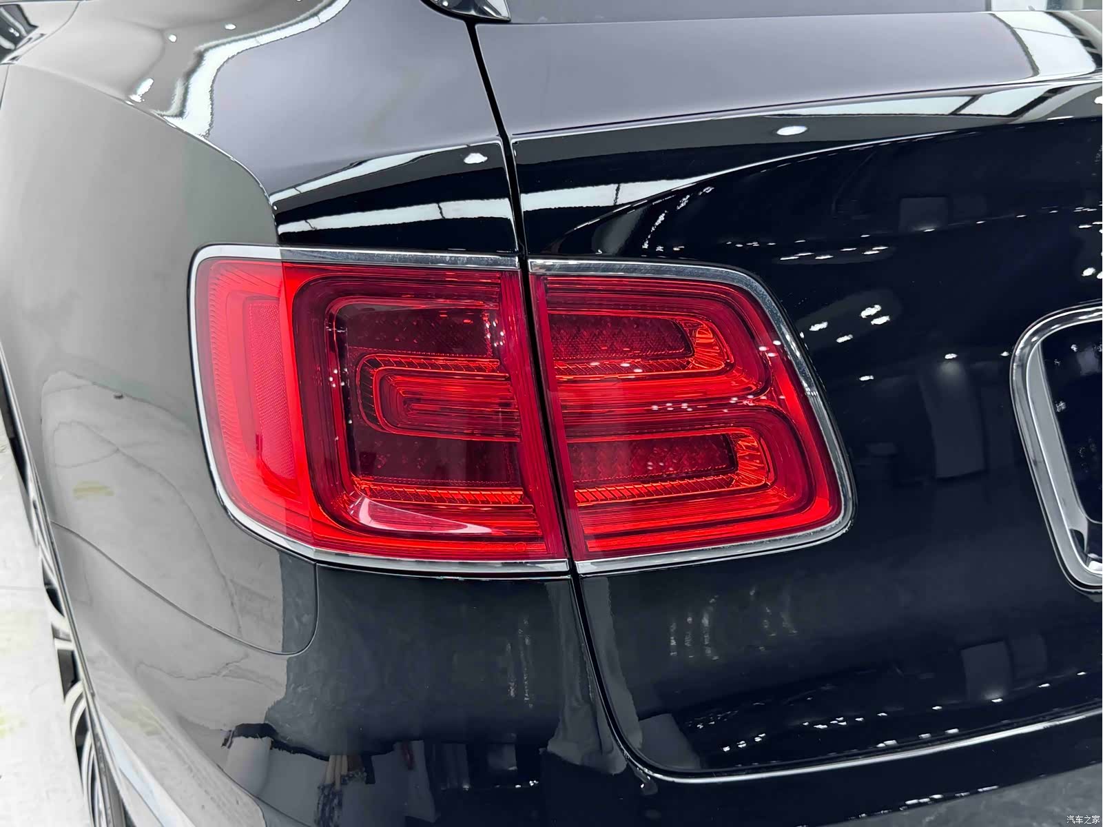 Bentley Bentayga, 2018 38