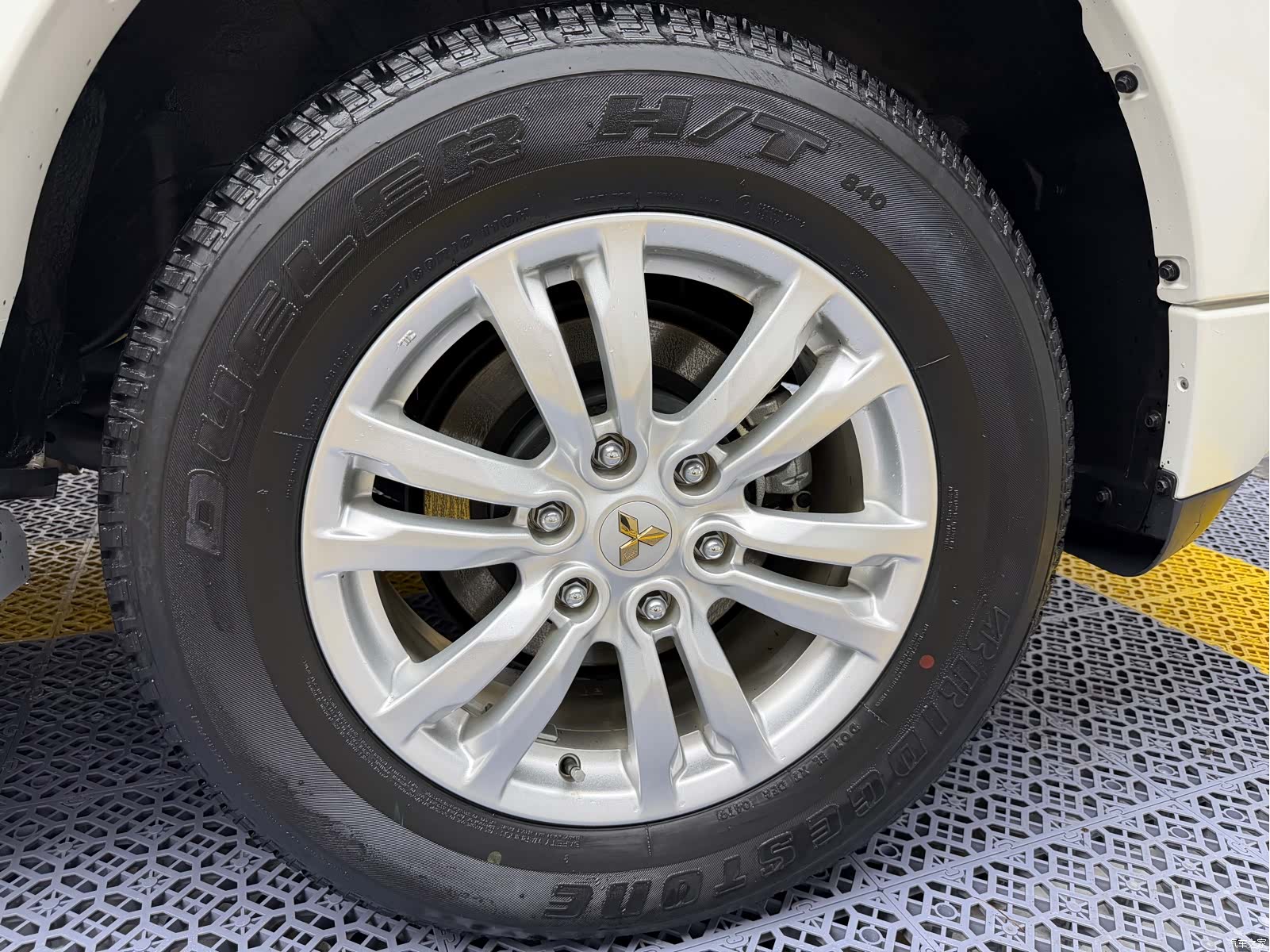 Mitsubishi Pajero, 2020 10
