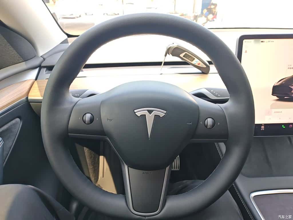 Tesla Model Y, 2022 11