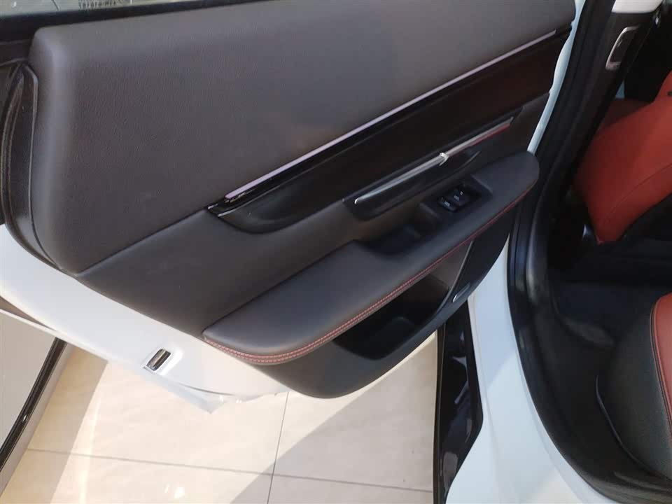 XPENG P7