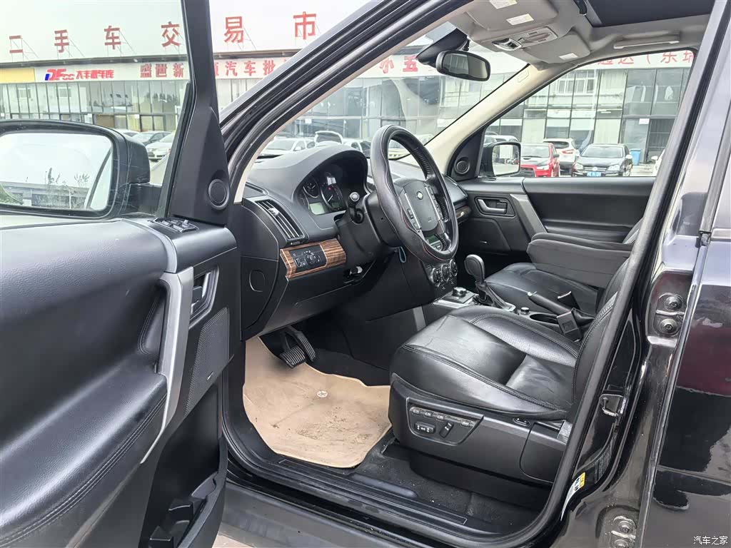 Land Rover i6, 2010 7
