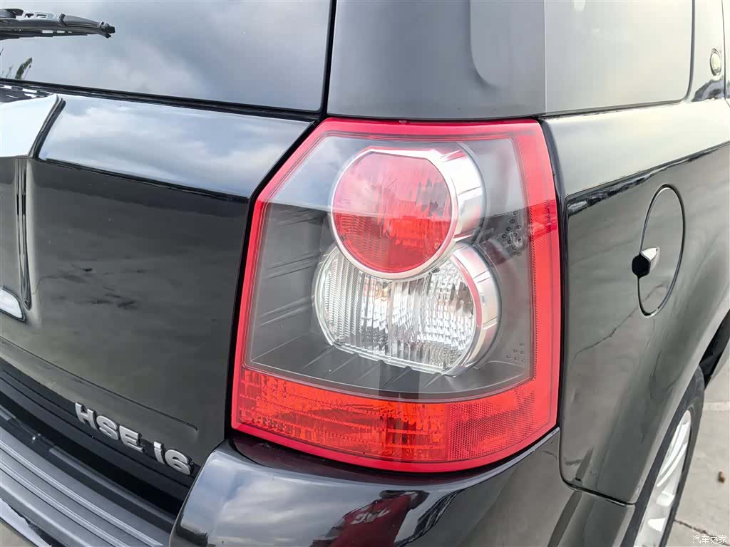Land Rover i6, 2010 13
