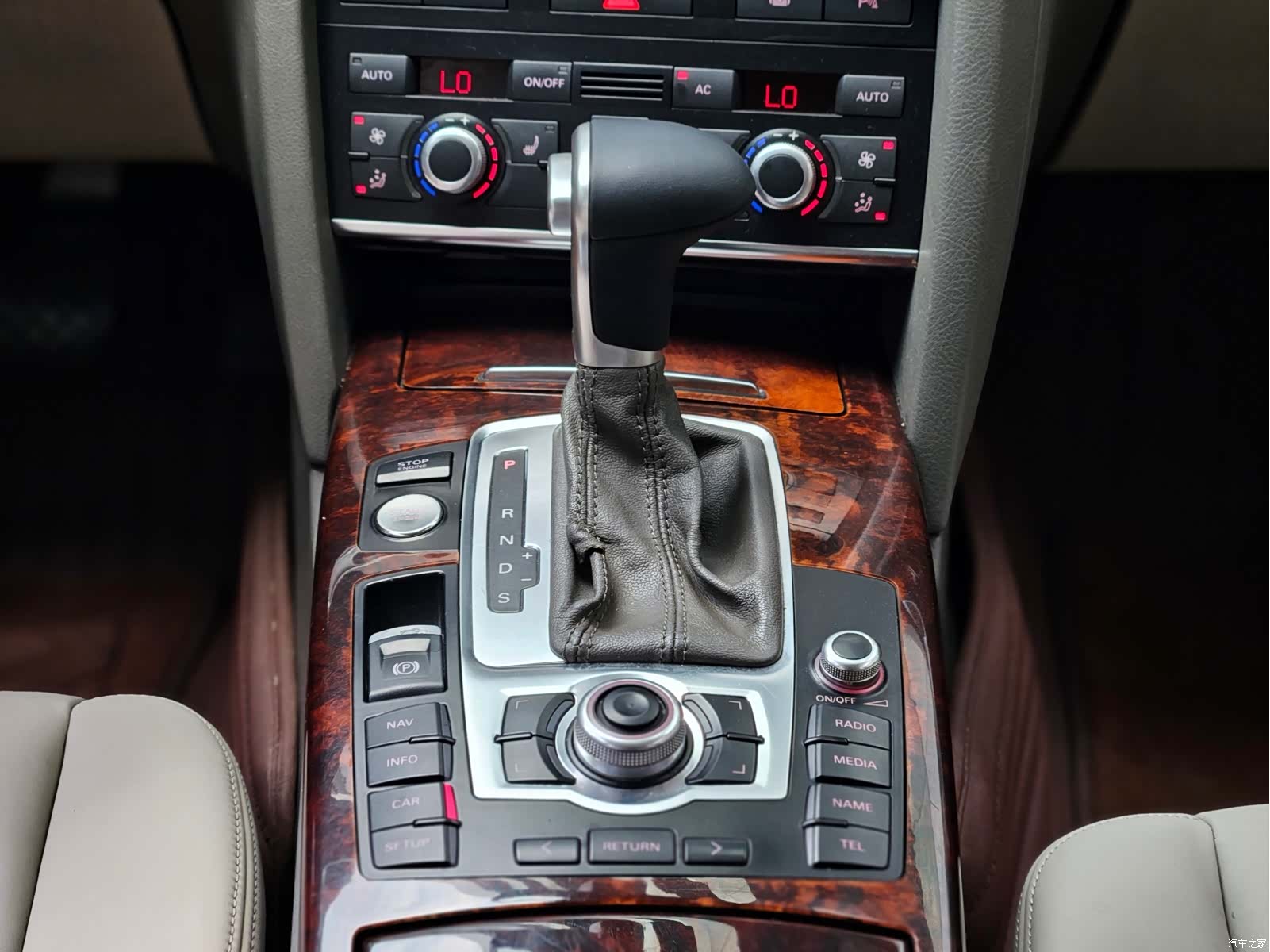Audi A6L, 2011 15