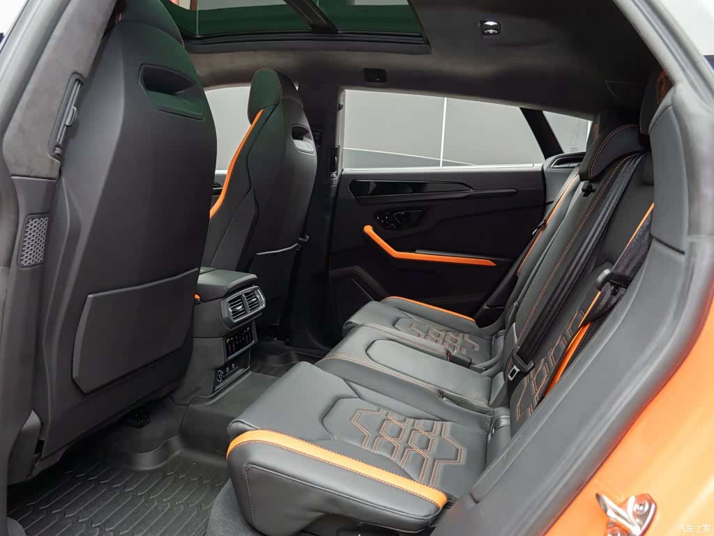 Lamborghini Urus, 2025 13