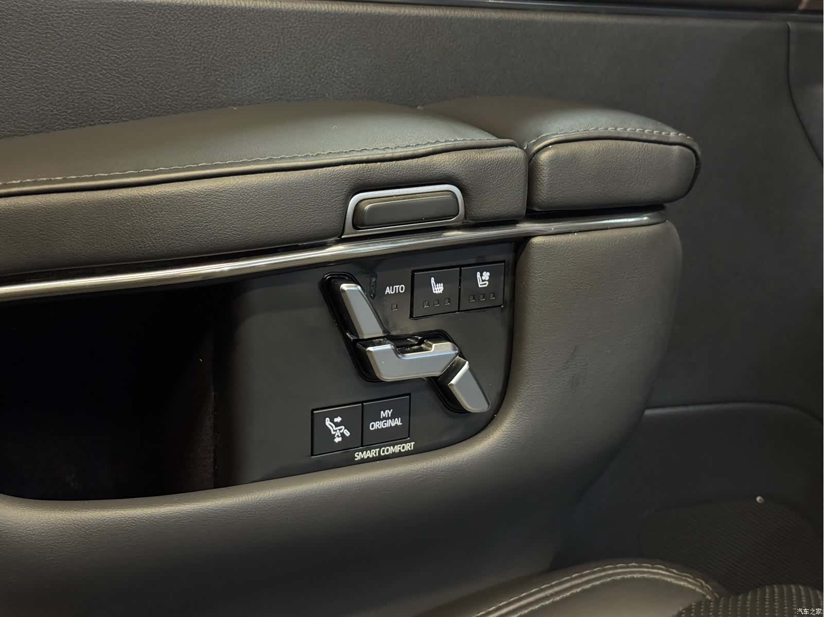 Toyota Alphard, 2024 11