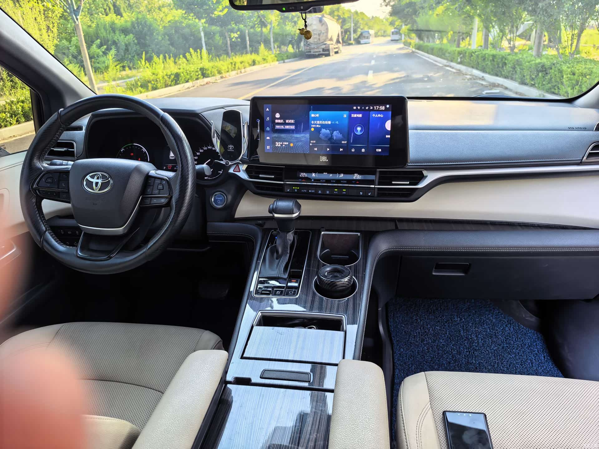 Toyota Sienna, 2022 10
