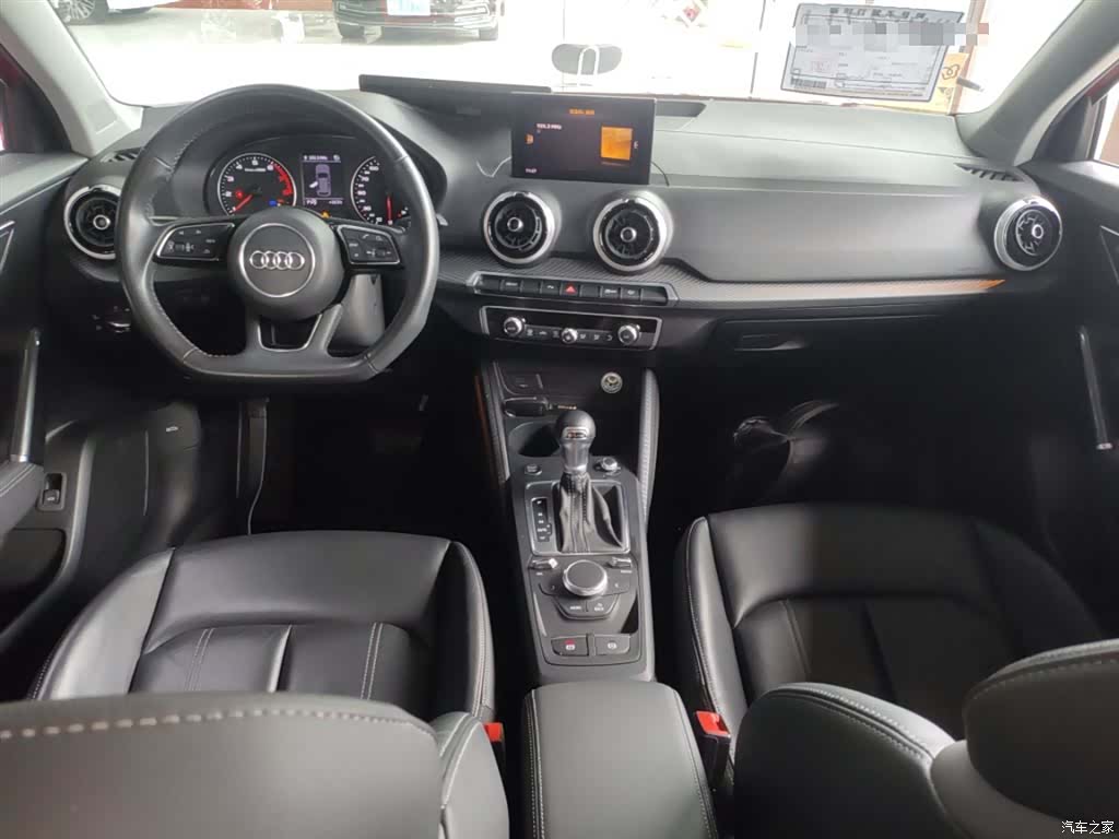 Audi Q2L, 2022 10