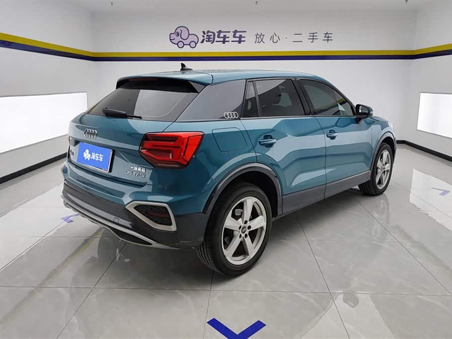 Audi Q2L