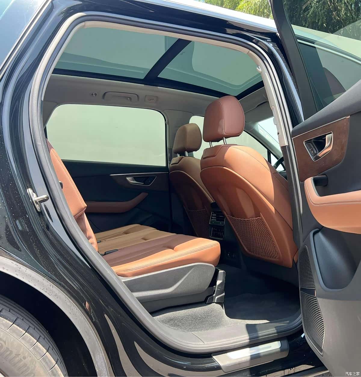 Audi Q7, 2025 10