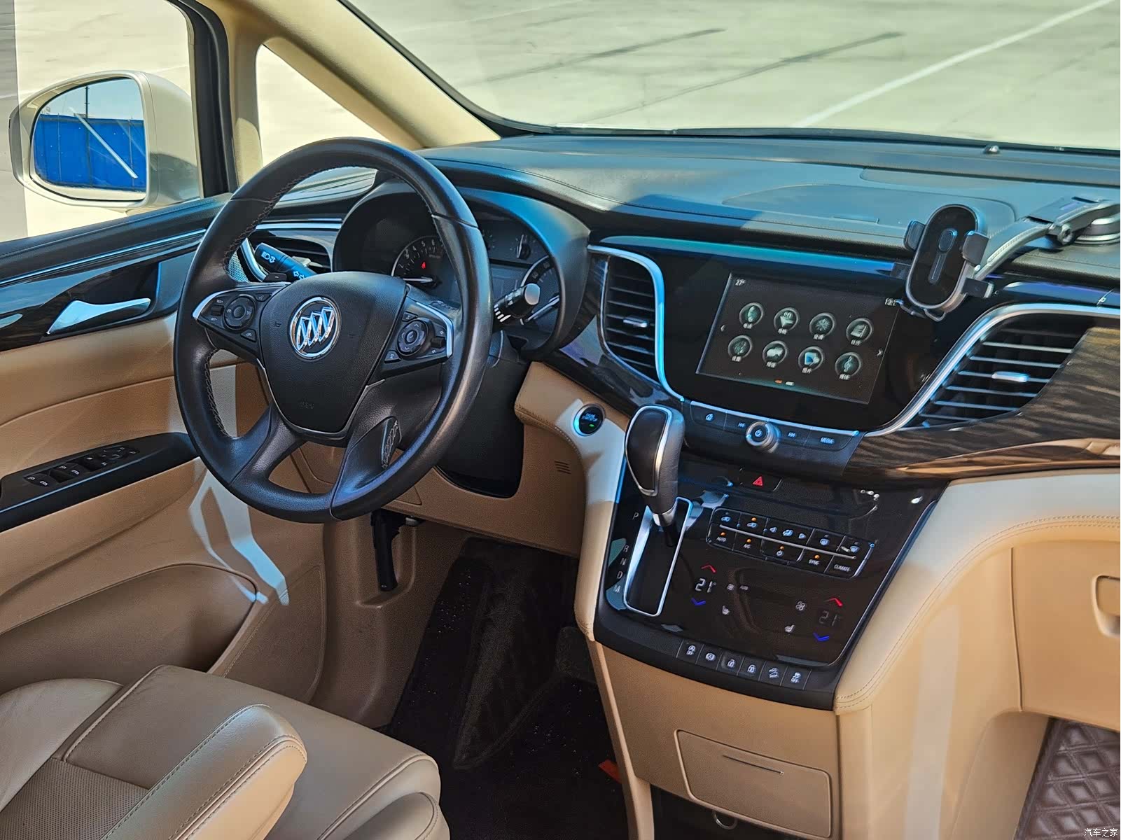 Buick GL8, 2019 8