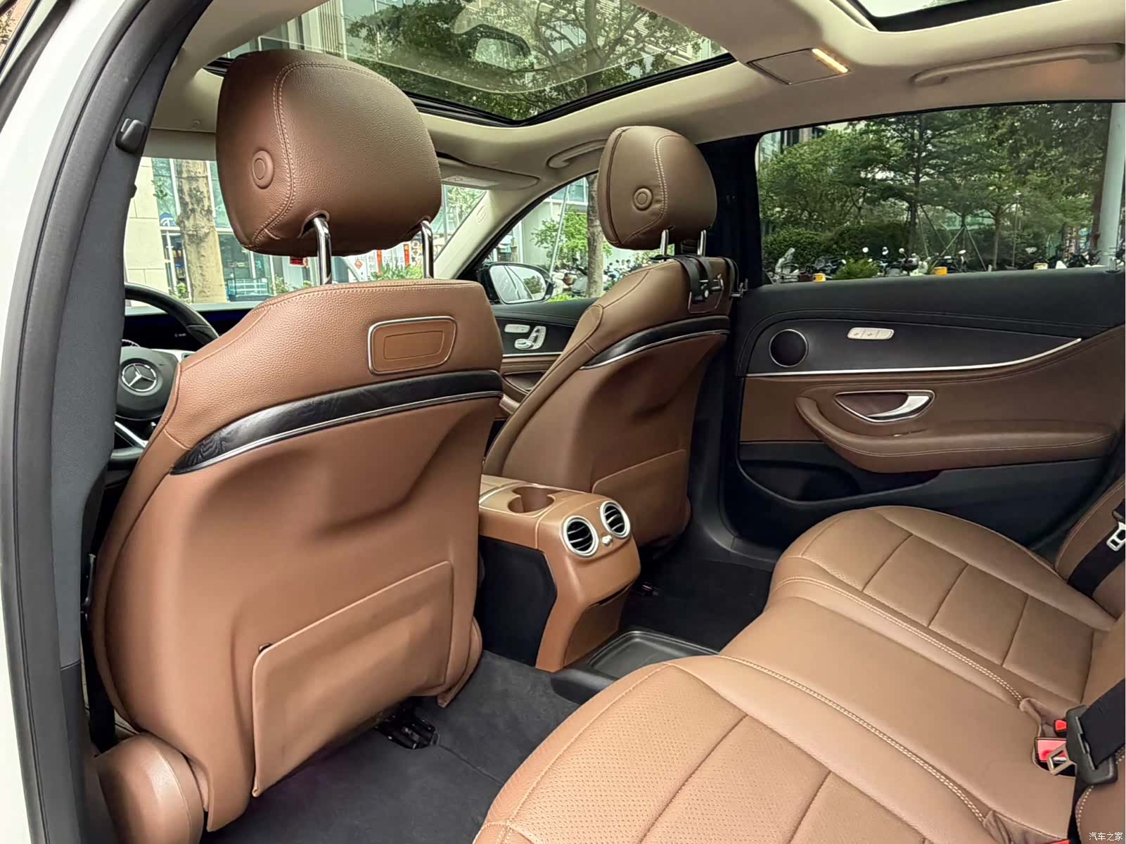 Mercedes-Benz E-Class, 2018 16