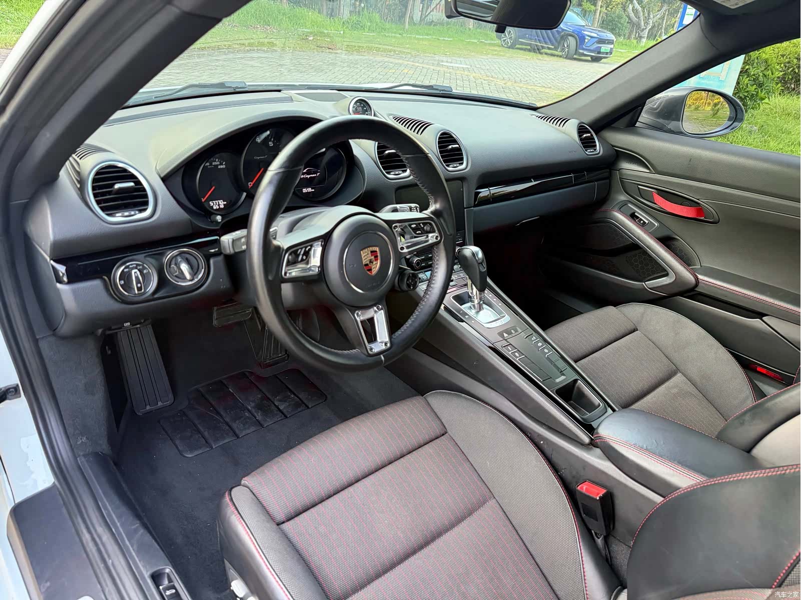 Porsche Cayman, 2020 4