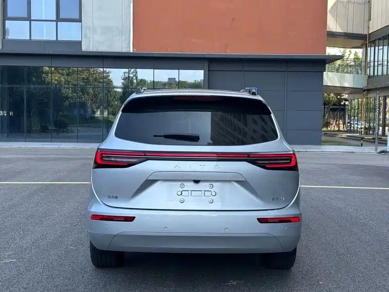 AITO Ask the world M7