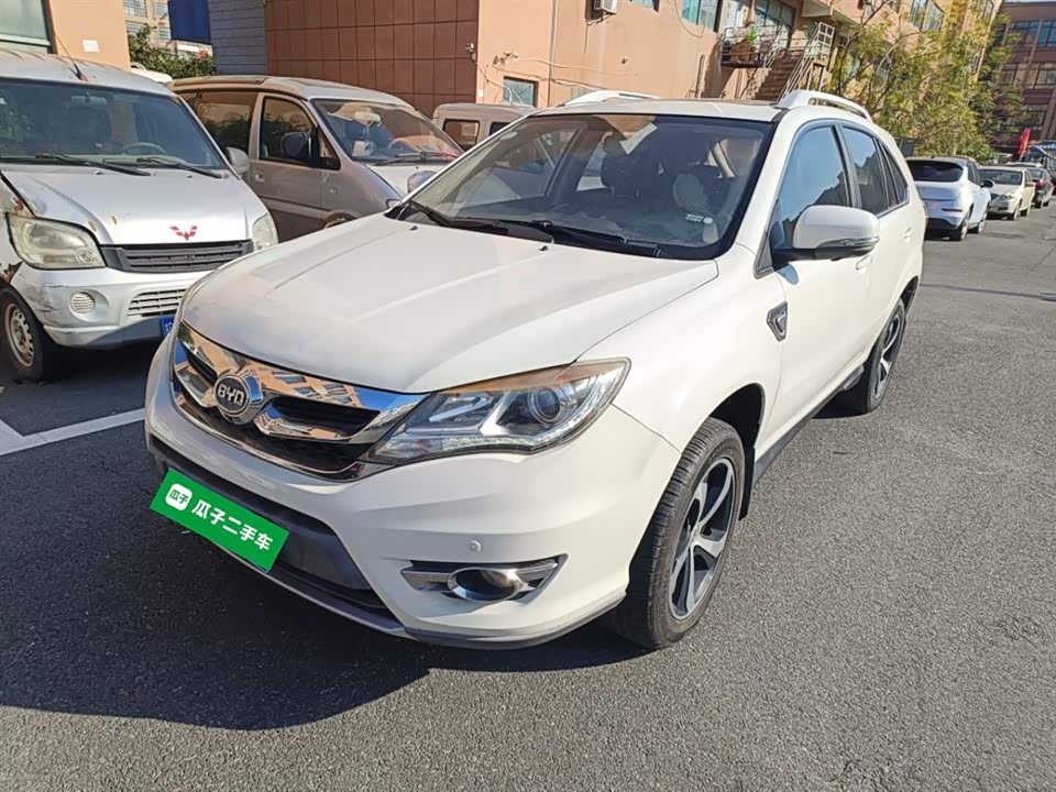 BYD S7