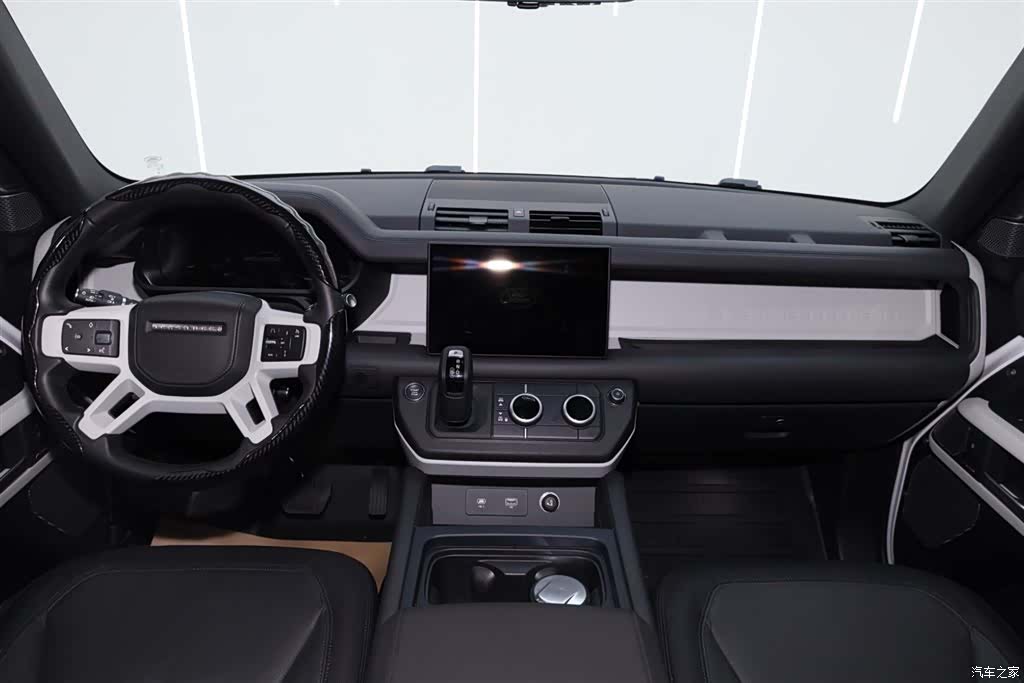 Land Rover Defender, 2024 14