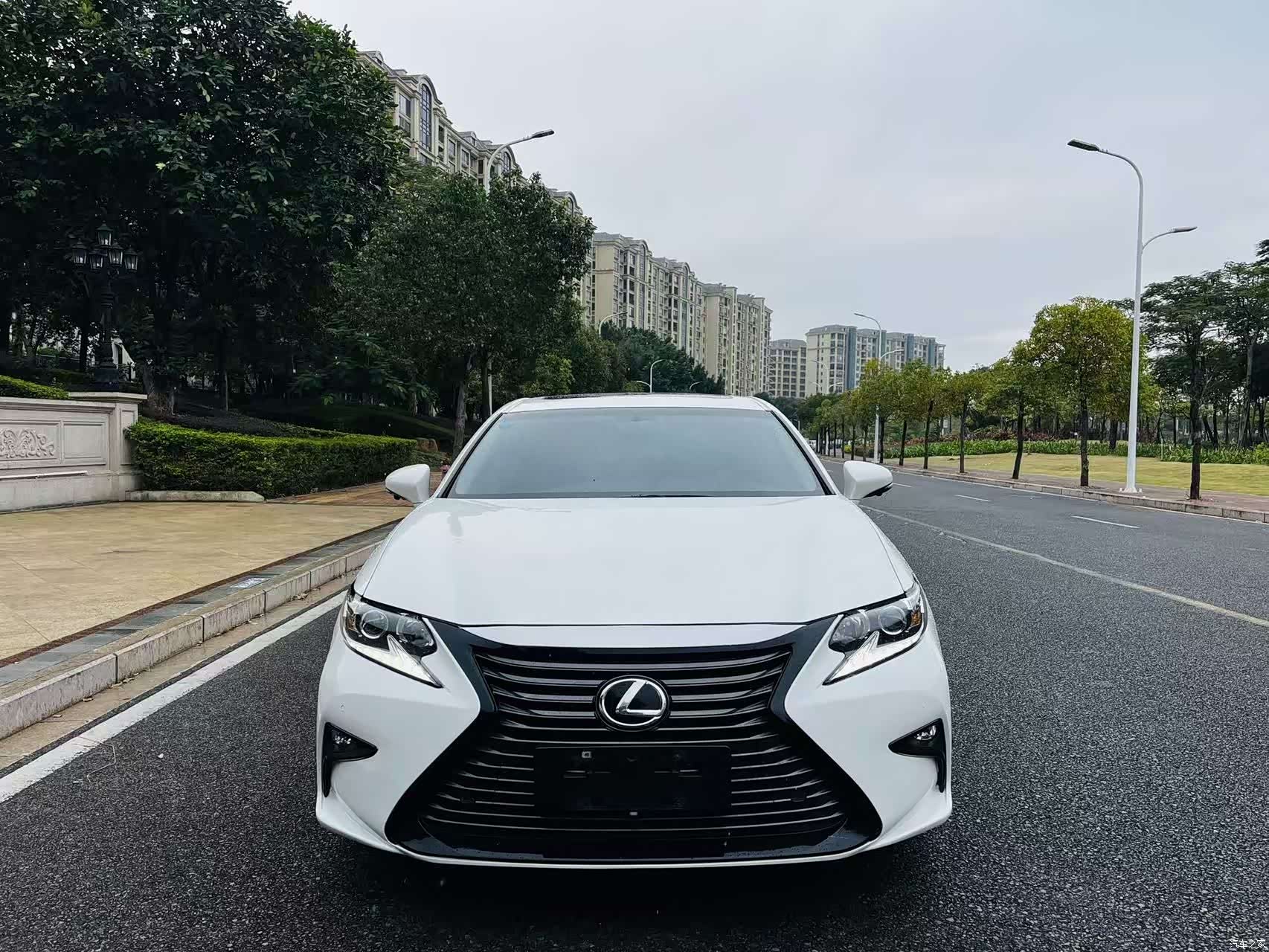 Lexus ES, 2018 2
