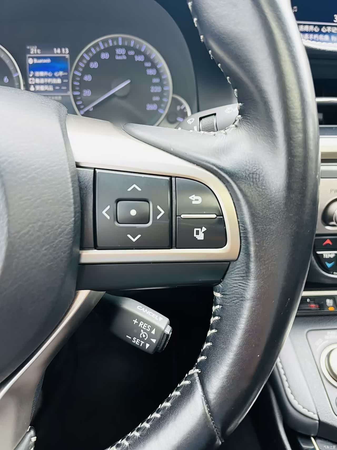 Lexus ES, 2018 13