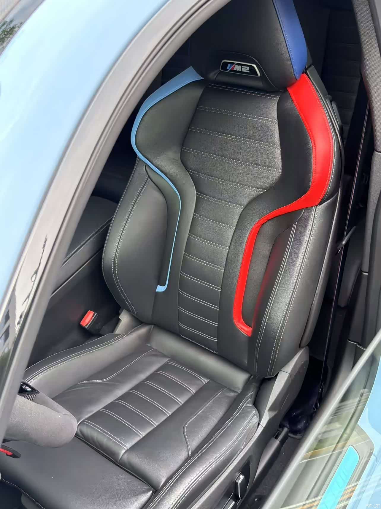 BMW M2, 2025 все фото