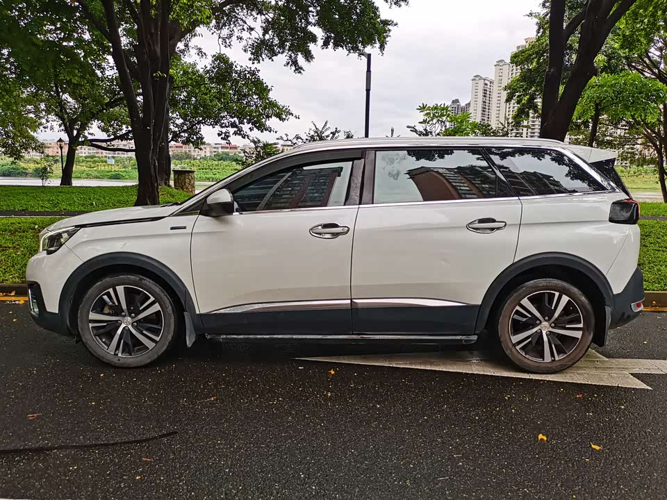 Peugeot 5008 Peugeot 5008