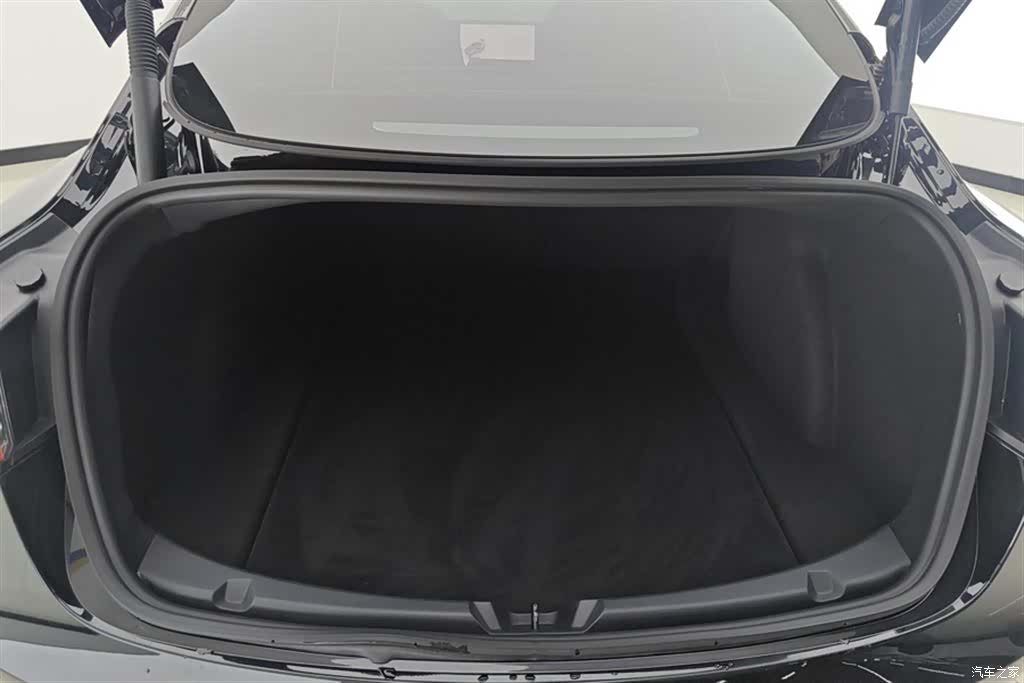 Tesla Model 3, 2023 4