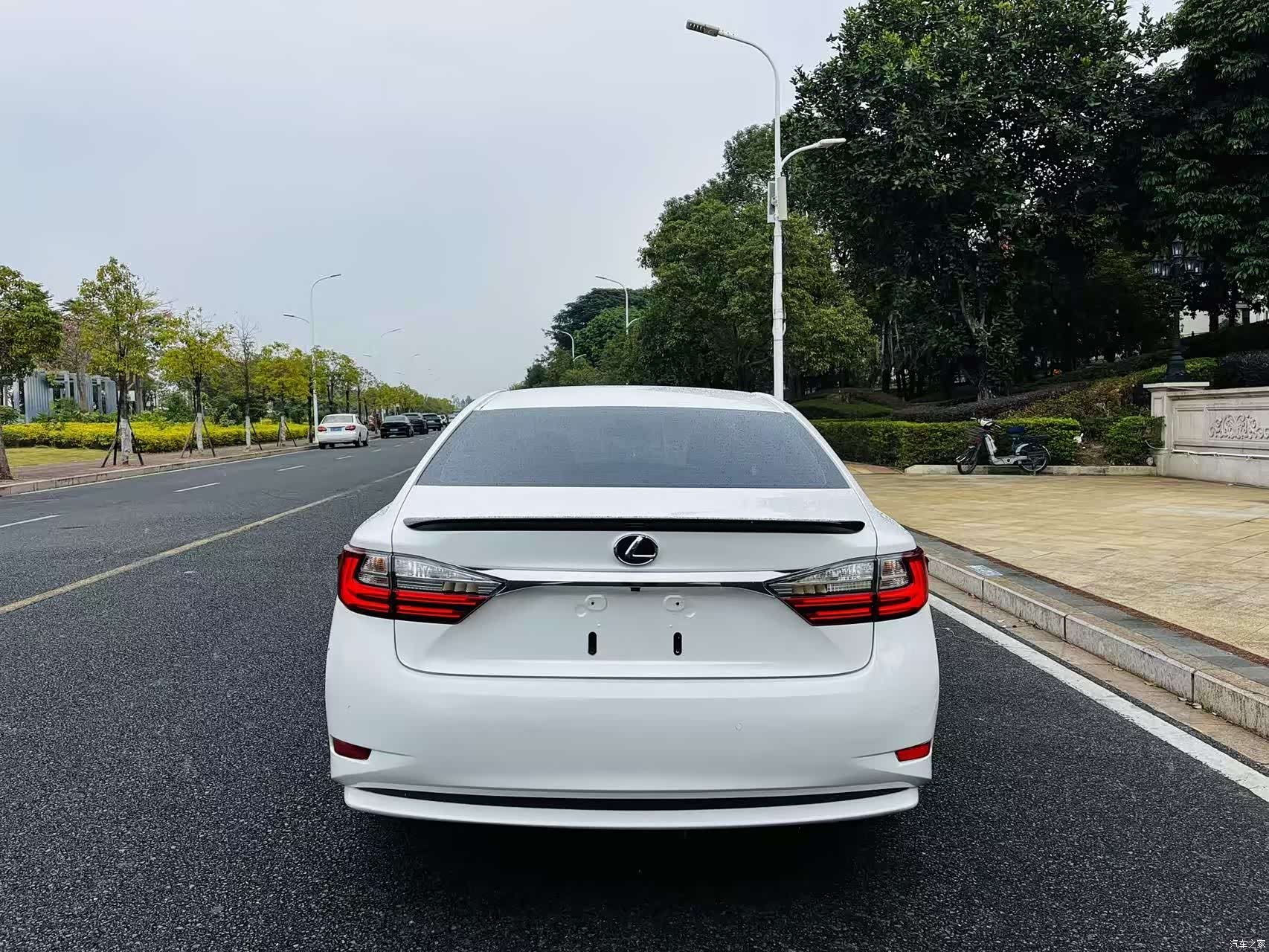 Lexus ES, 2018 21