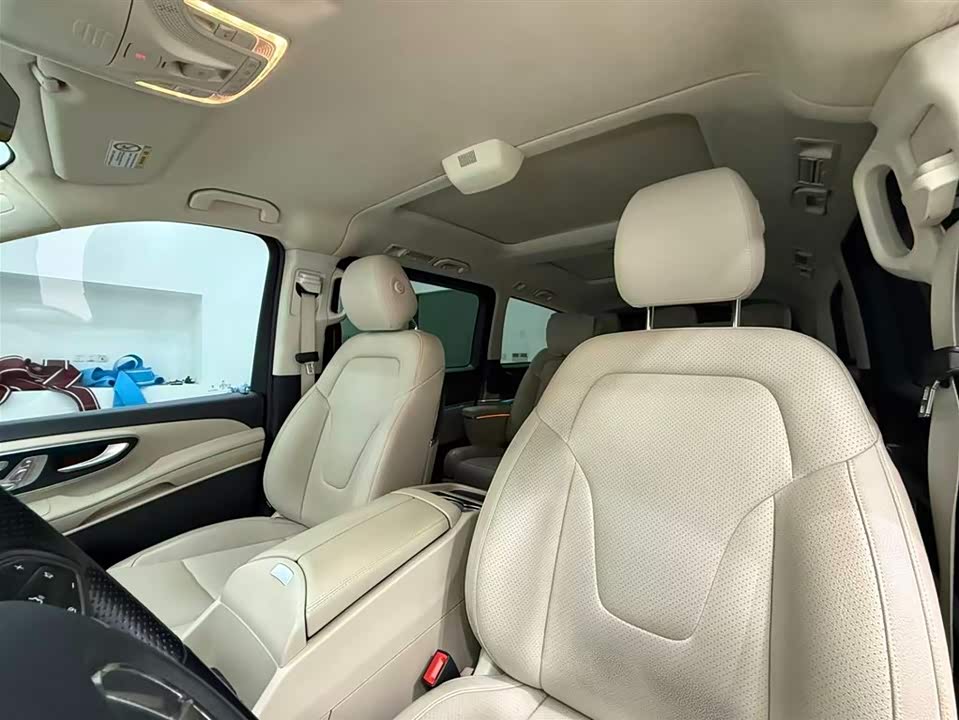 Mercedes-Benz V-class