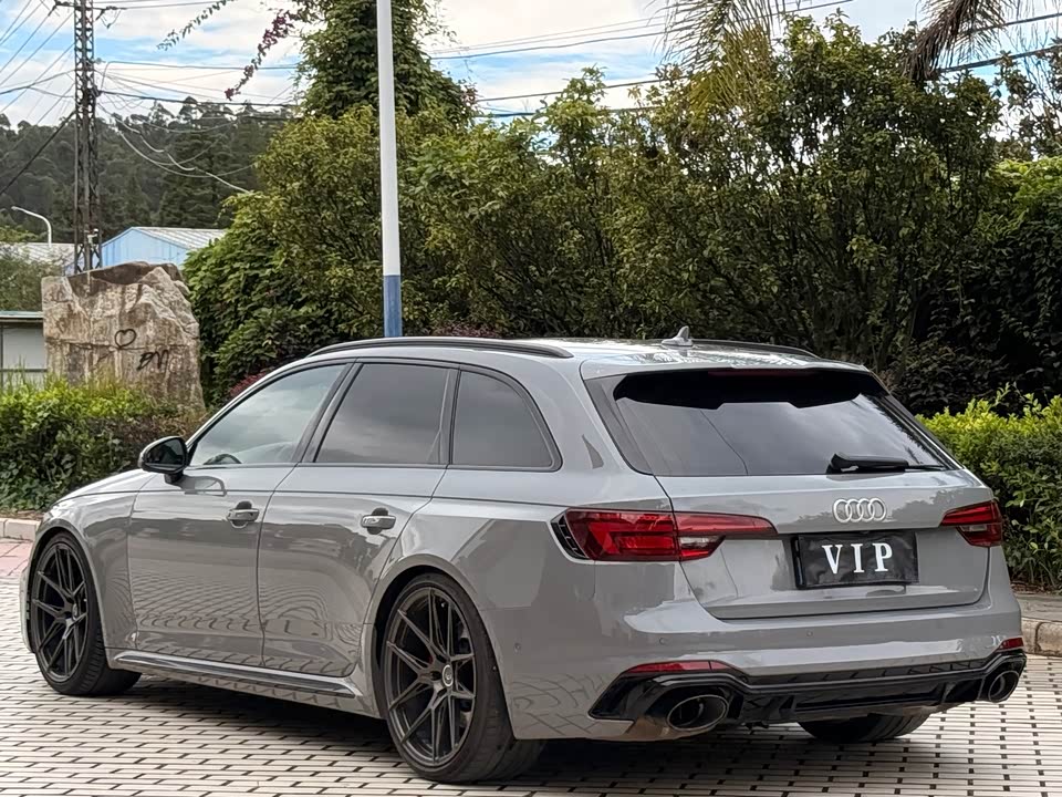 Audi RS 4