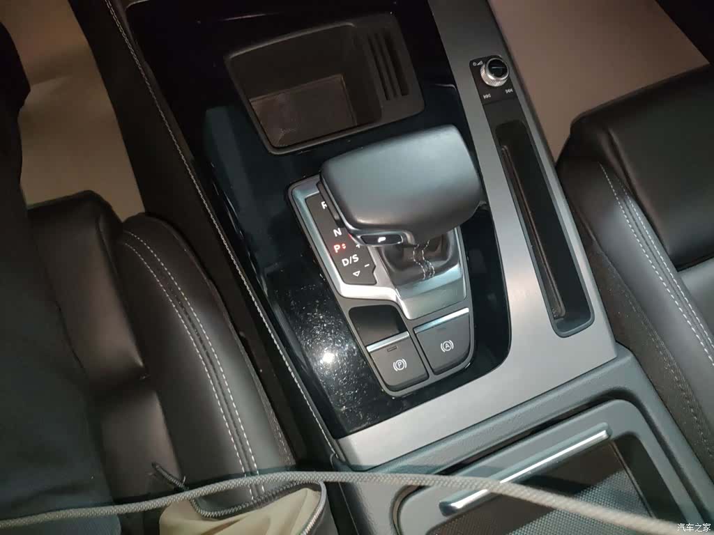 Audi Q5L, 2022 14