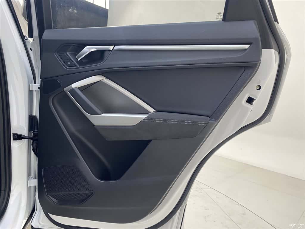 Audi Q3, 2022 12