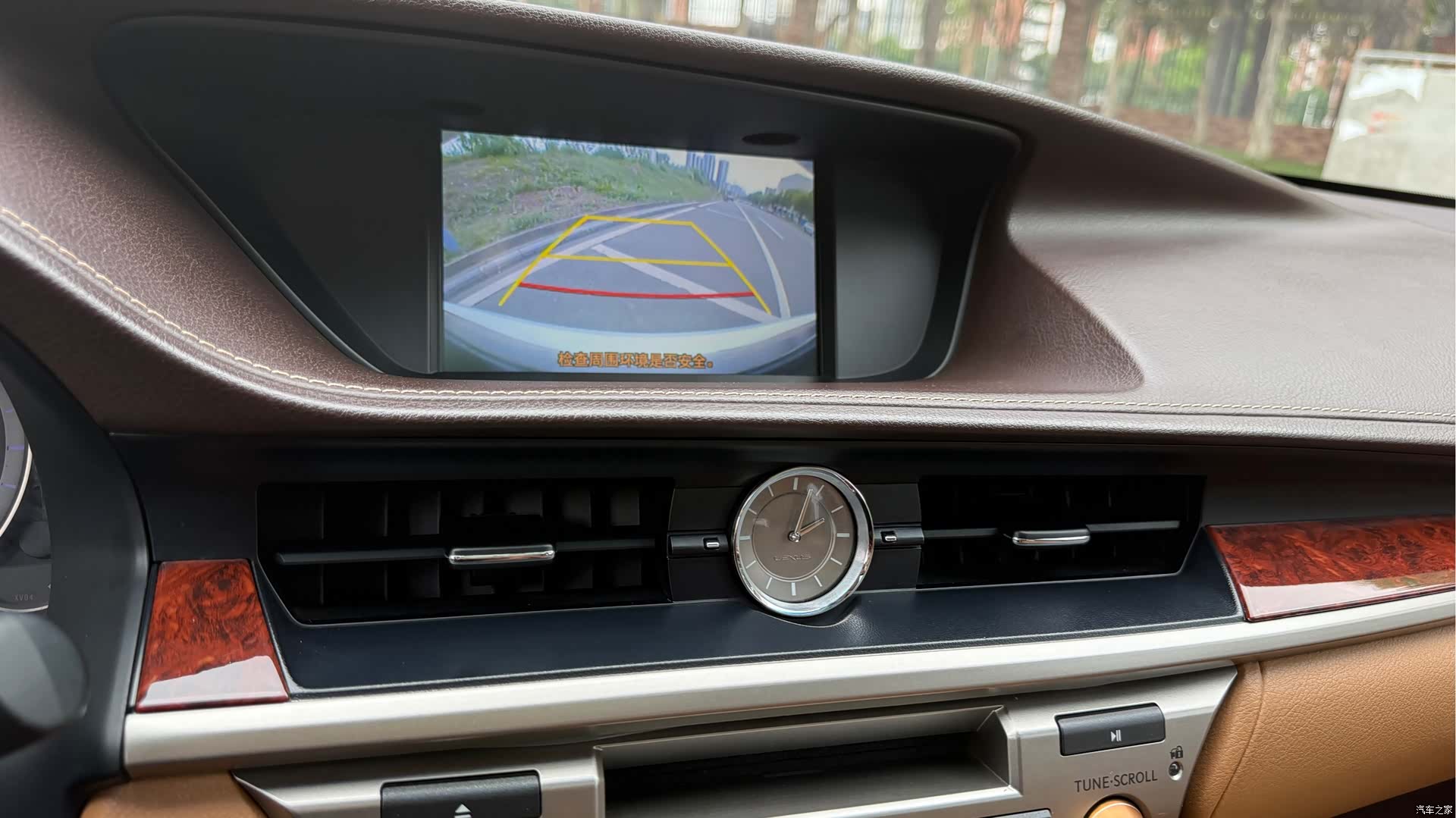 Lexus ES, 2017 13