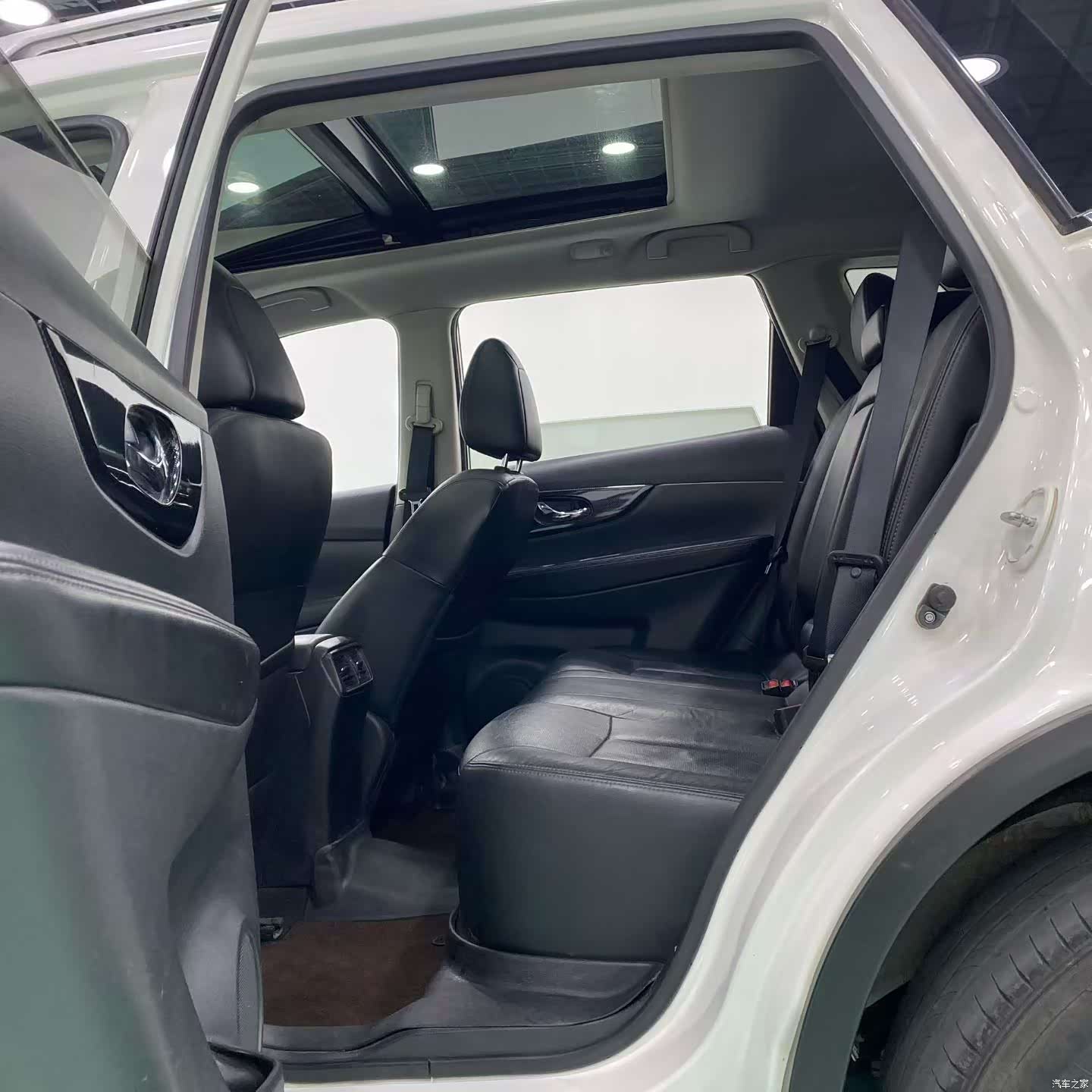 Nissan X-Trail, 2017 все фото