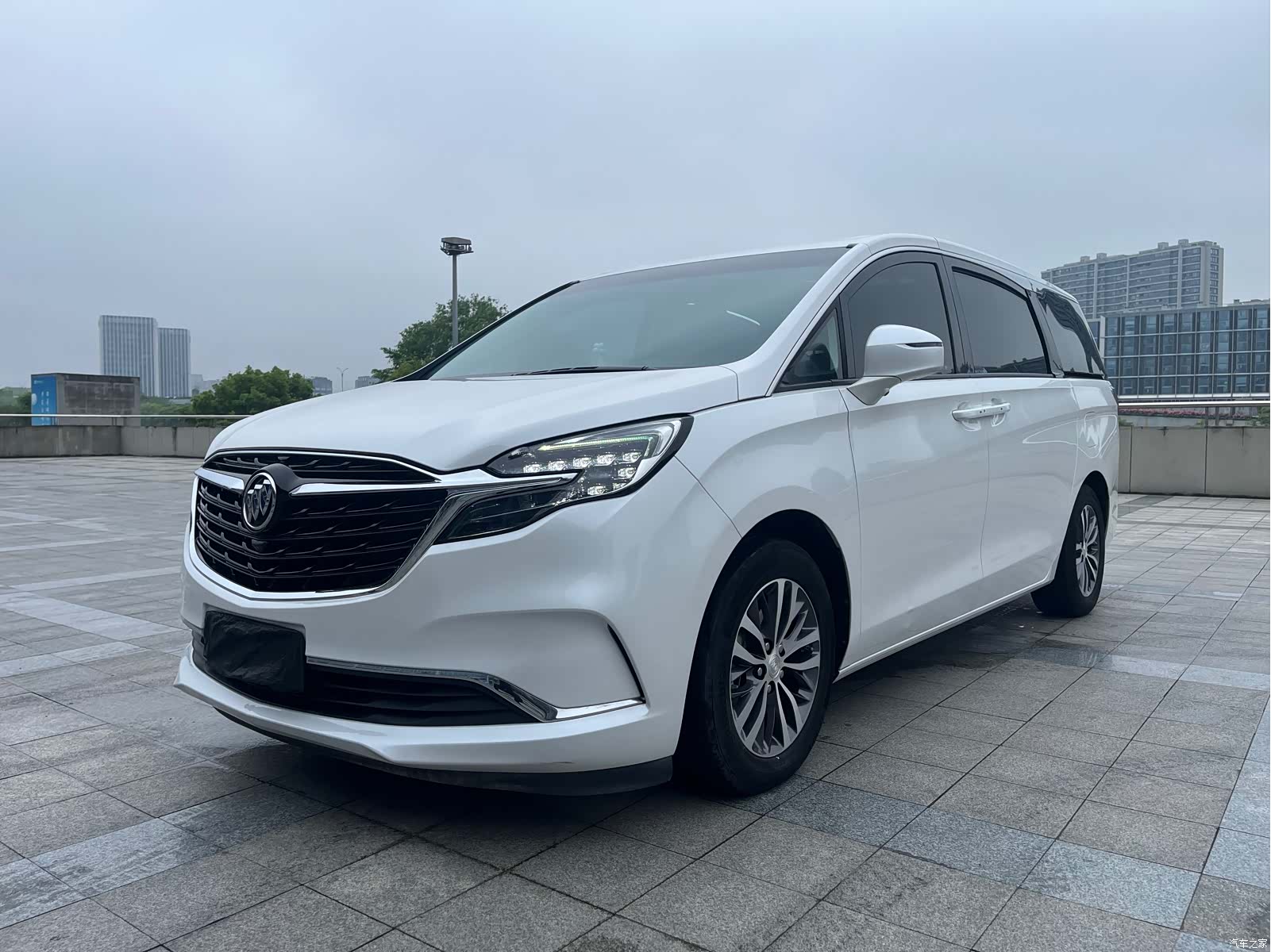 Buick GL8, 2022 1