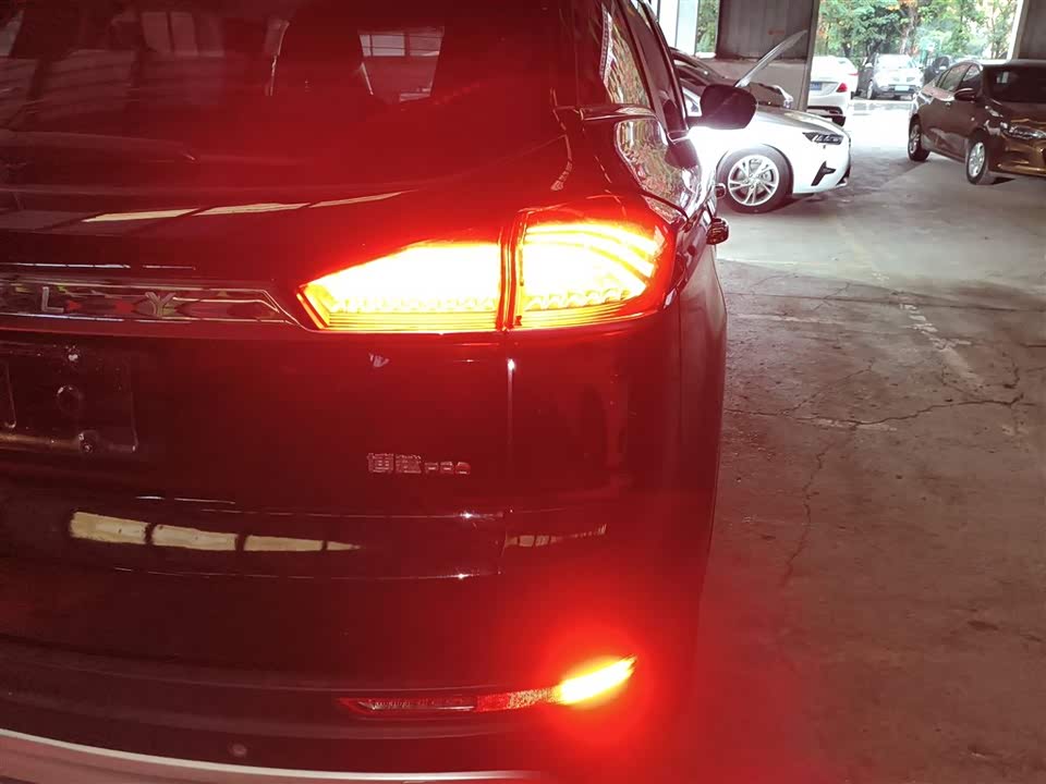 Geely Atlas