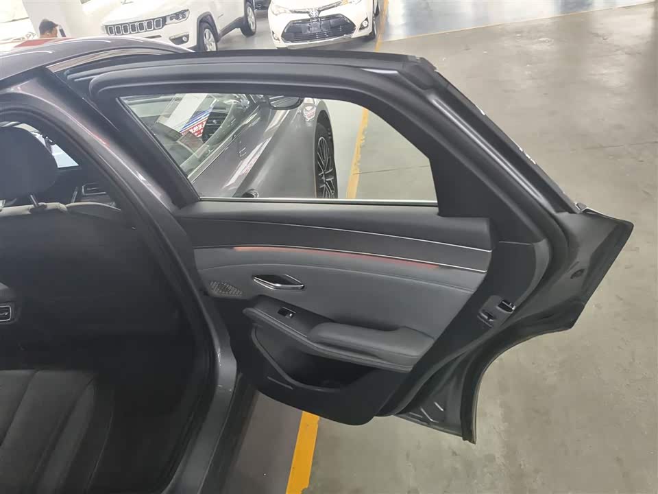 BYD Qin L BYD Qin L