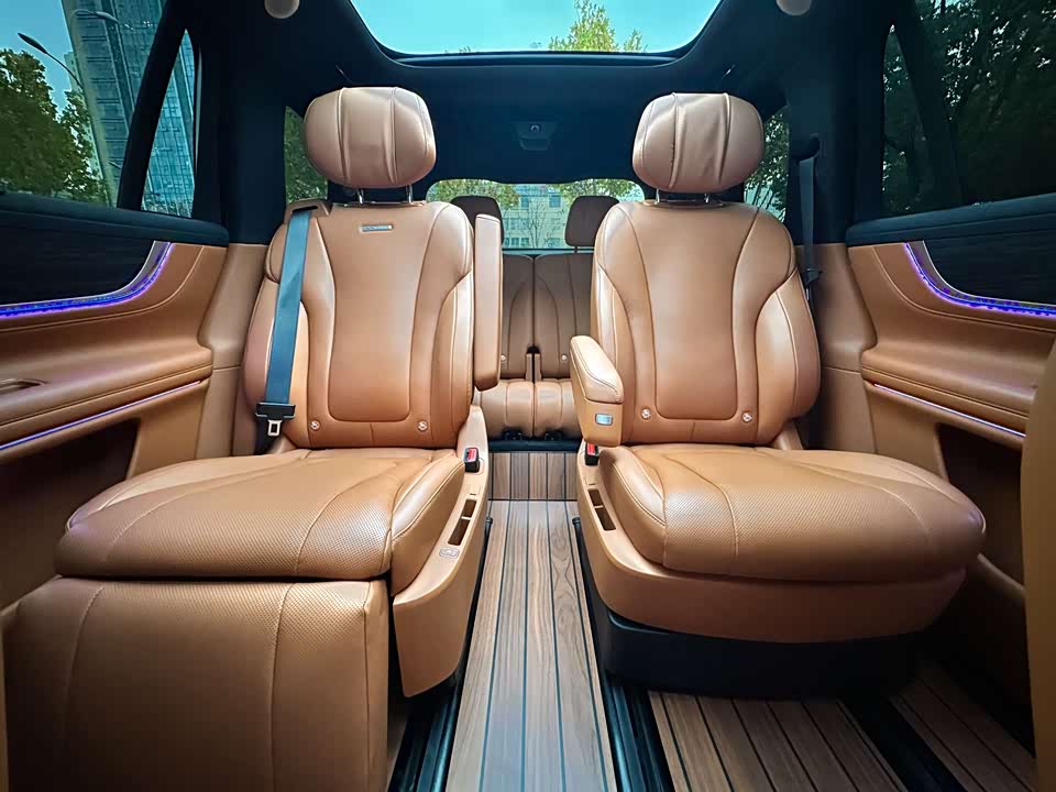 AITO Ask the world M9