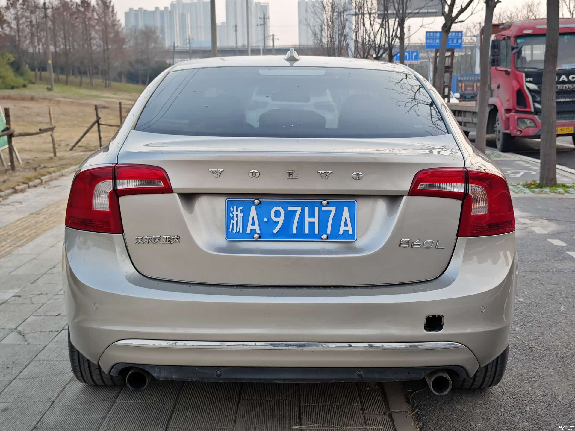 Volvo S60, 2015 16