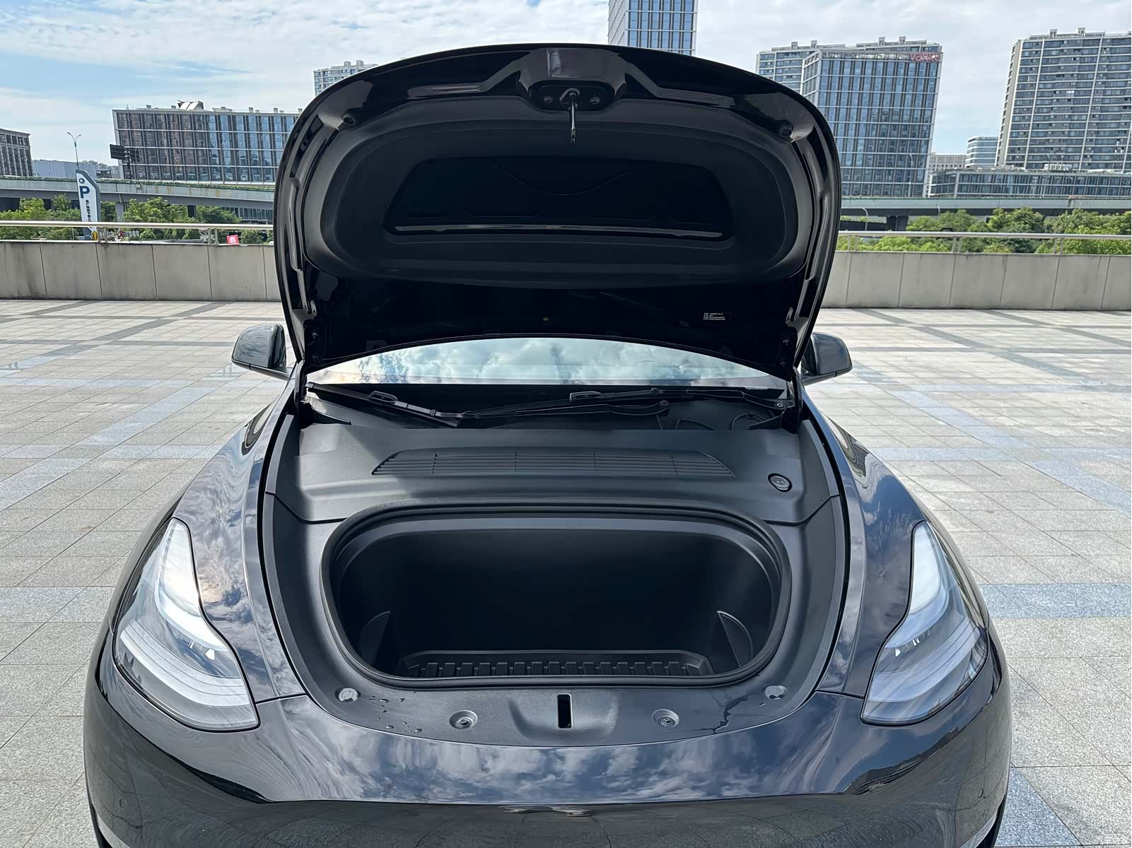 Tesla Model Y, 2022 33
