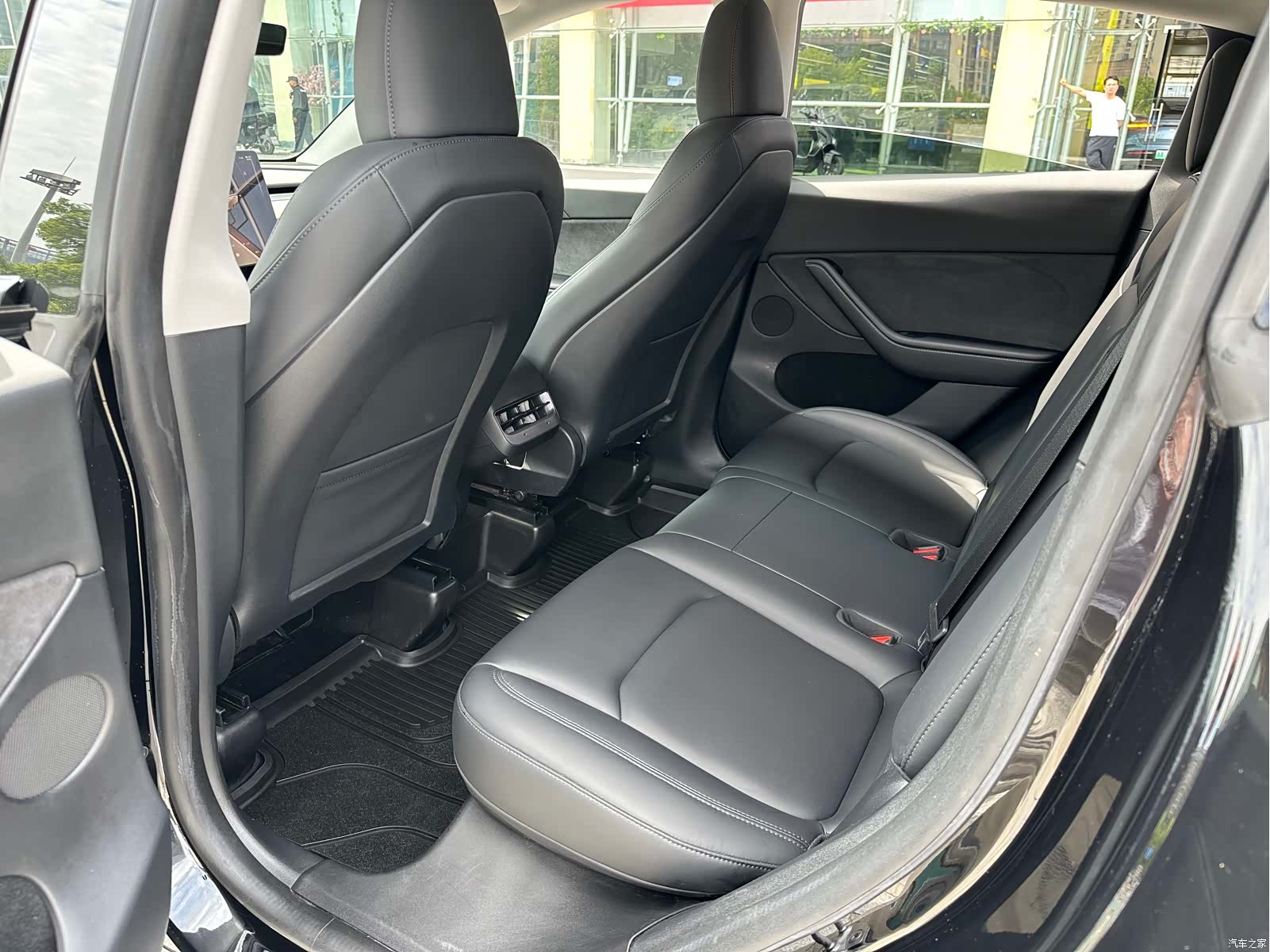 Tesla Model Y, 2022 17