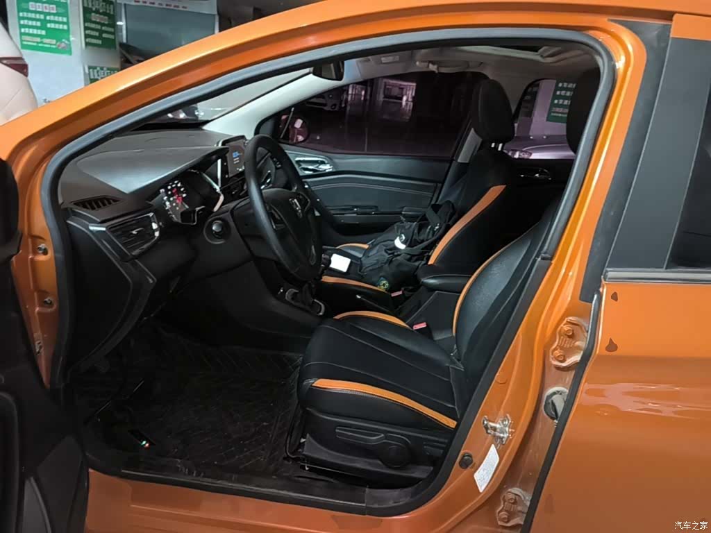 Wuling 310, 2017 15